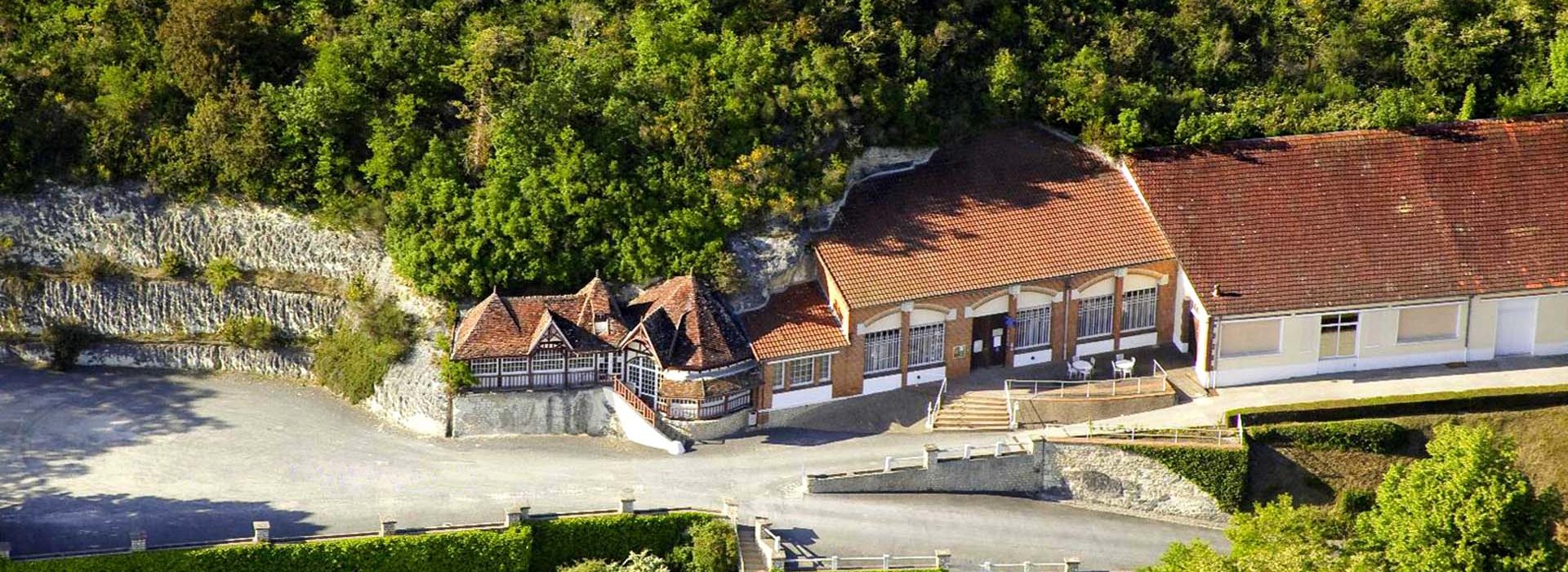 Monmousseau – Vue aérienne de la Maison Monmousseau-1920